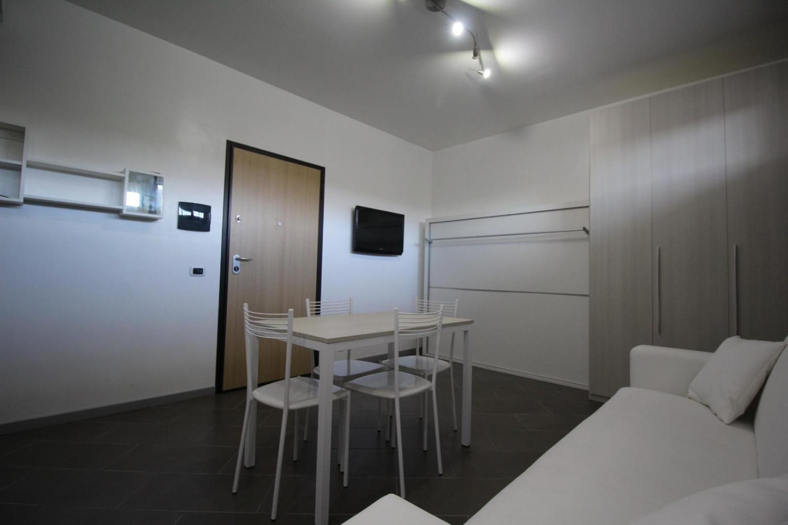Beach Central Appartment Economy Tropea Bagian luar foto